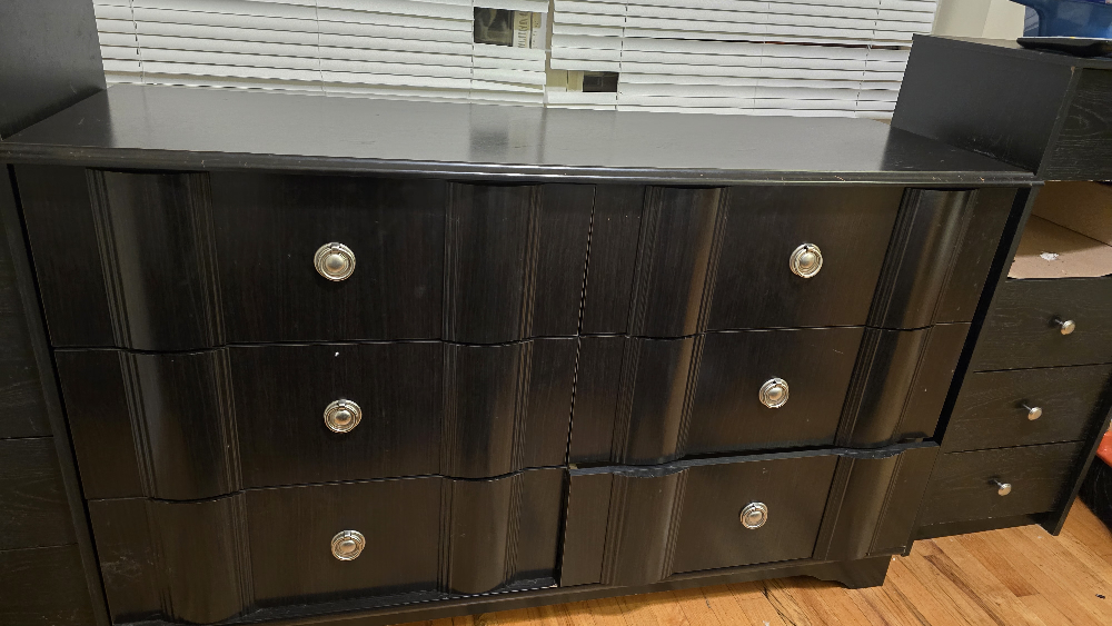 Black 6-Drawer Dresser