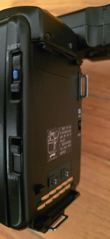 Vintage Sony Handycam Video8 Camcorder CCD-F77 image indicator(6)