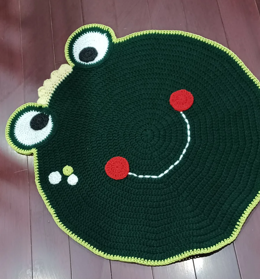 Handmade Crochet Frog Rug image indicator(2)