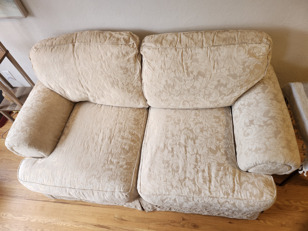 Beige Damask Loveseat - photo 3