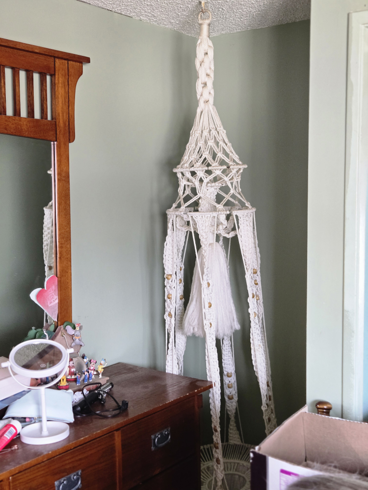 Macrame plant holder