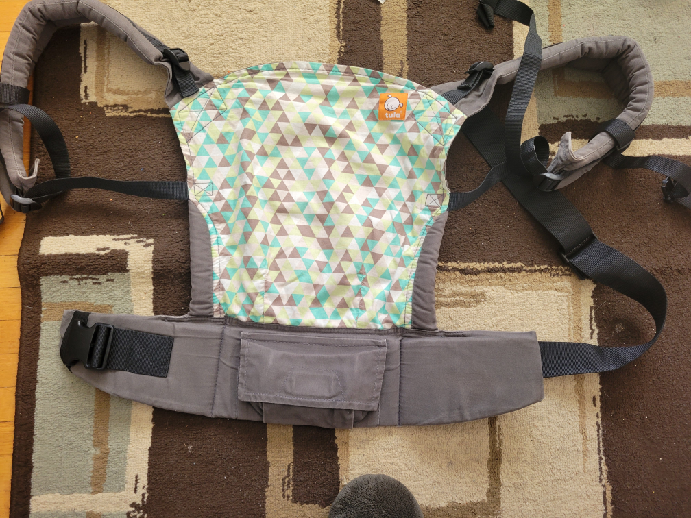 Tula Baby Carrier - Grey/Mint Triangle Pattern