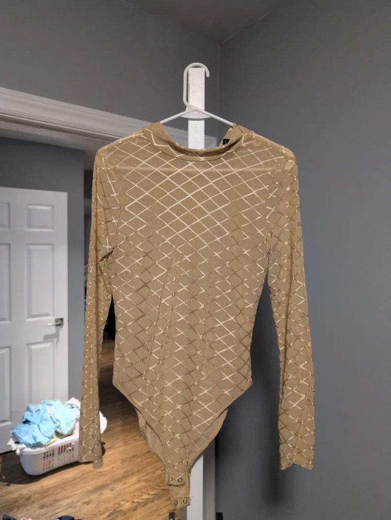 🆓 Mesh Long Sleeve Bodysuit #freecycle thumbnail