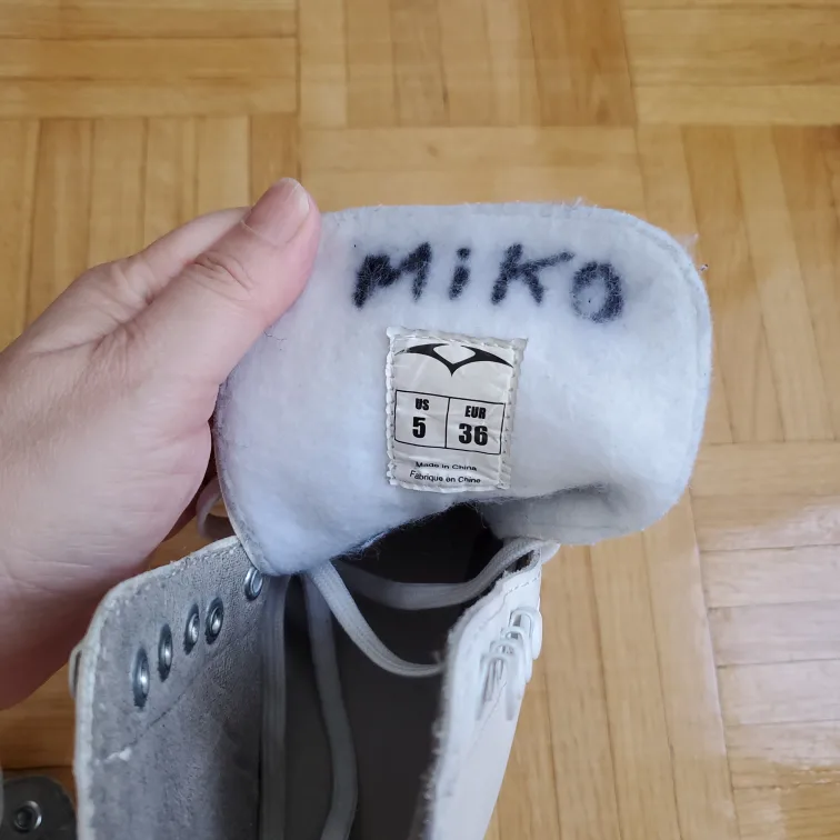 Vic Dream Figure Skates with Bag image indicator(8)