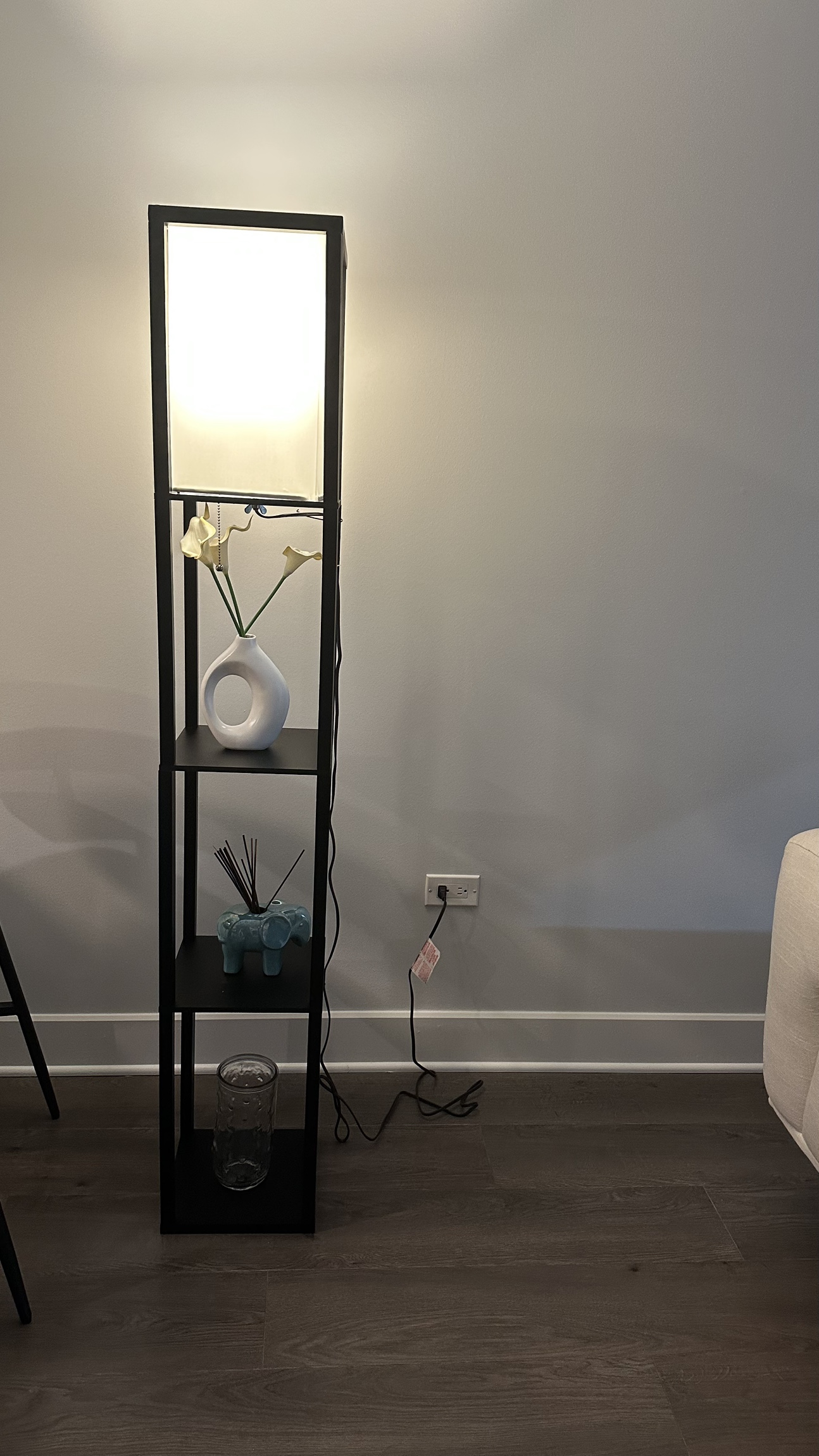 Black wood lamp with shelves - photo 4
