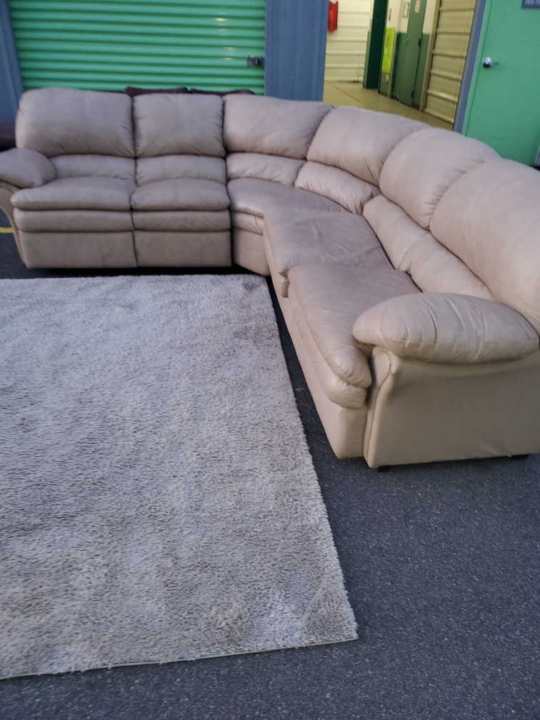 ASHLEY beige Leather Sectional w/pullout & recliners(DELIVERY) - photo 2
