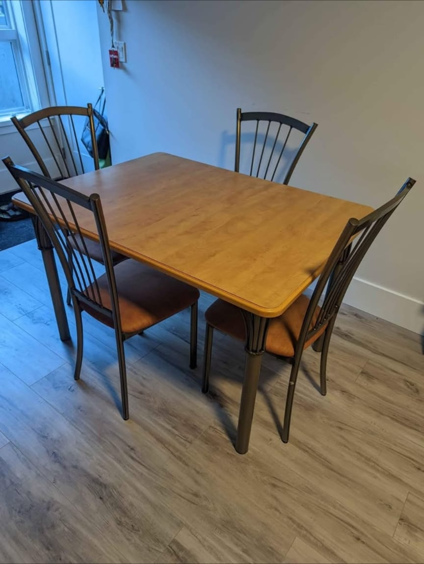 4-Piece Dining Set - Table and Chairs - photo 3
