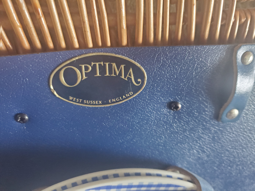 Optima Picnic Basket with Cutlery and Plates - photo 3