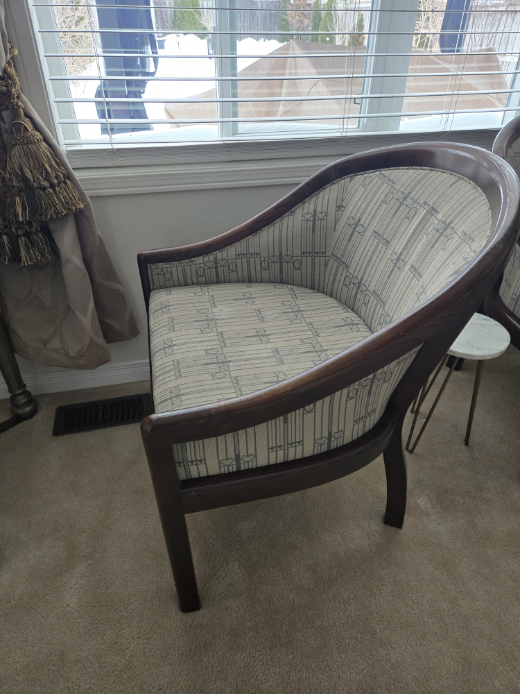 2 LIVING ROOM ACCENT CHAIRS - photo 5