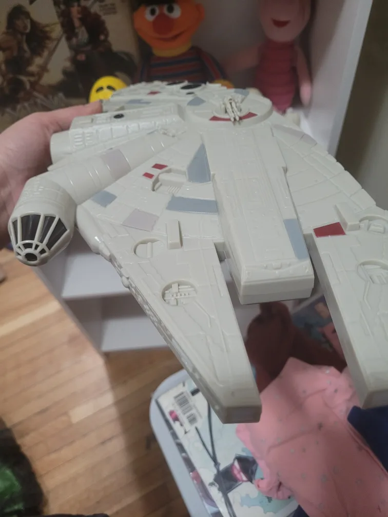 Light-Up Millennium Falcon Toy image indicator(6)