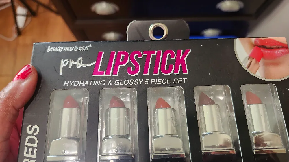 5 RED HOT LIP SHADES Lipstick 5-Piece Set image indicator(4)
