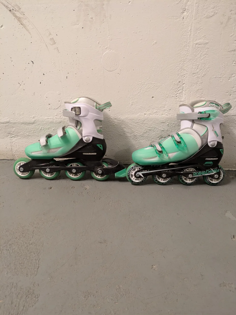 Rollerblades - Women's Size 6-9 ✨ MOVING SALE ✨ image indicator(3)
