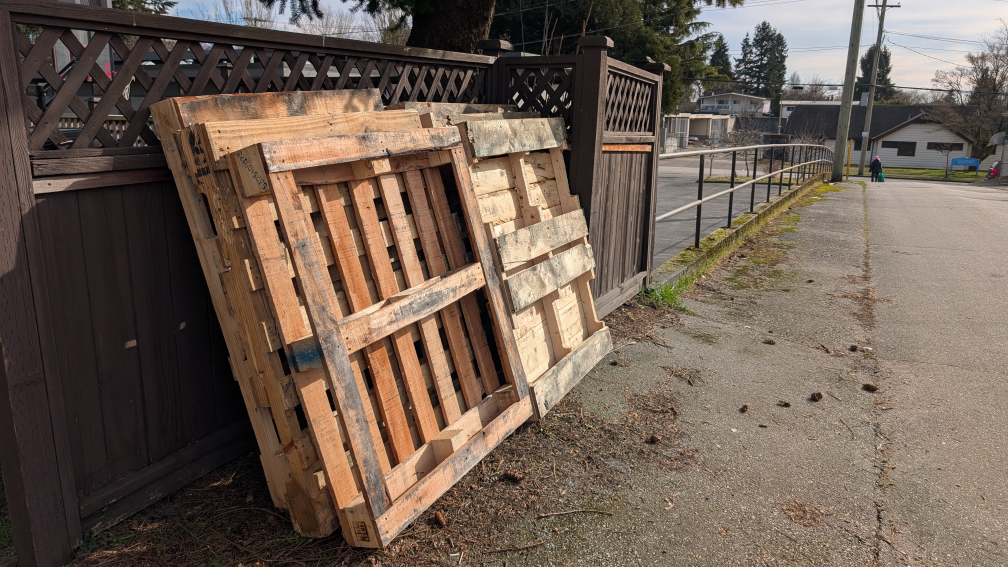 Free Wooden Pallet - DIY Project