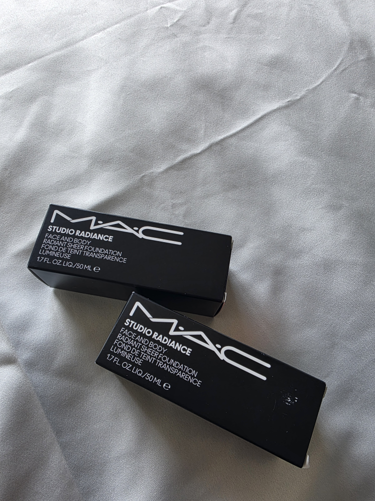 MAC Studio Radiance Face and Body Sheer Foundation (2x 50ml)