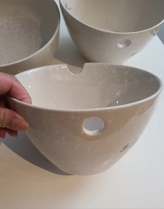 Set of three noodle ceramic bowls image indicator(3)