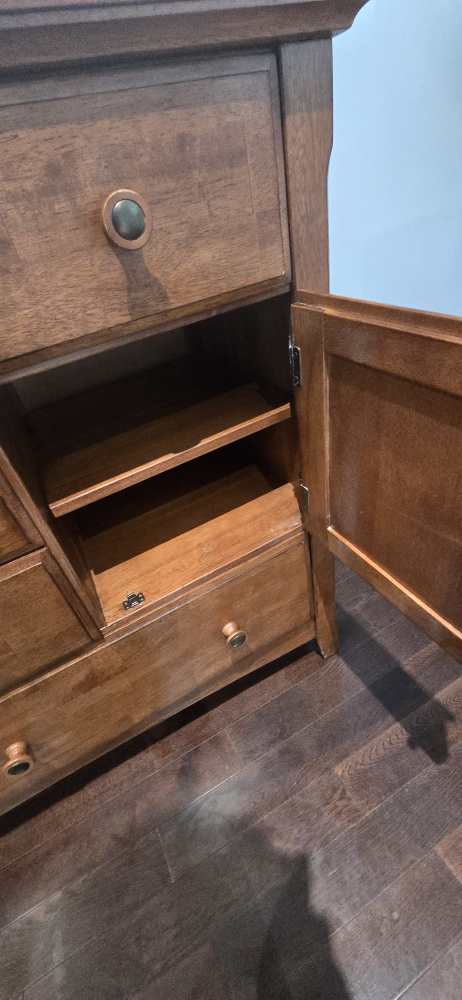 Wooden dresser with mirror - photo 4