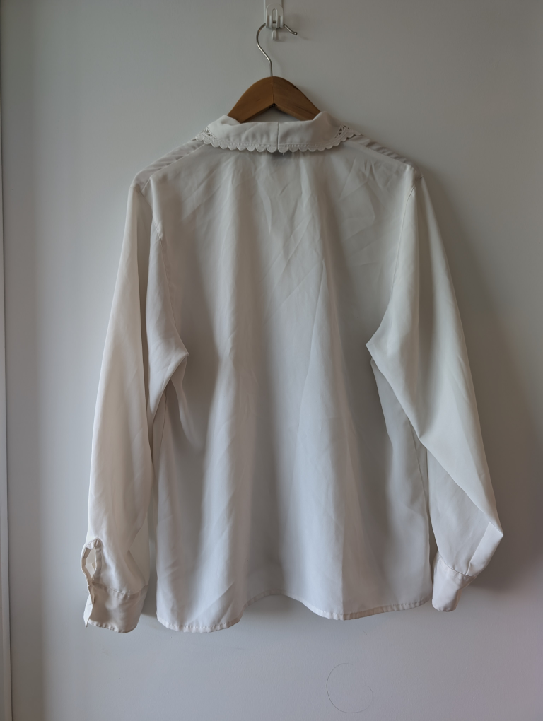 Vintage Blouse with Eyelet Collar - photo 3