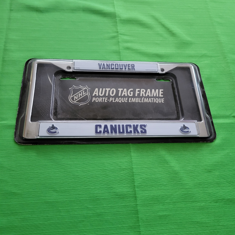 Vancouver Canucks NHL Auto Tag Frame