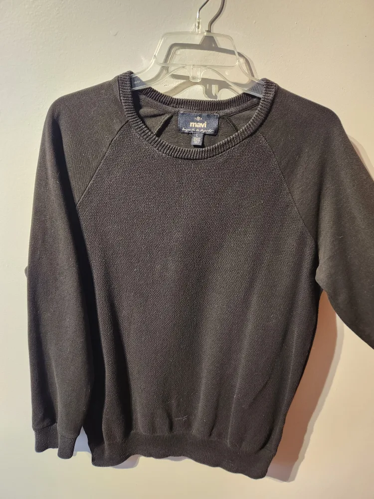 Mavi Sweater (Large/Medium) #freecycle image indicator(2)