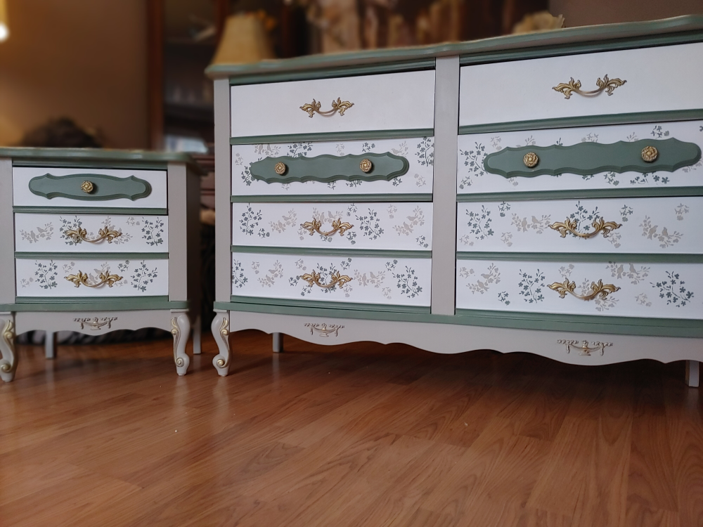 Vintage Bedroom Set - Dresser and Nightstand