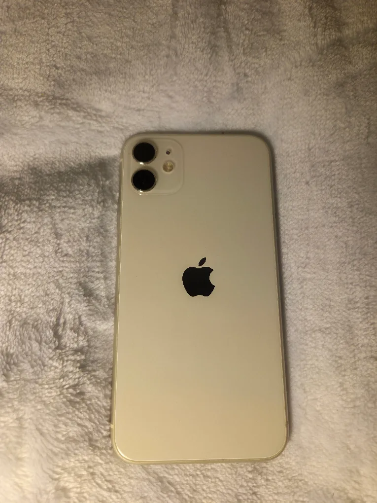 iPhone 11 - White - Excellent Condition image indicator(2)