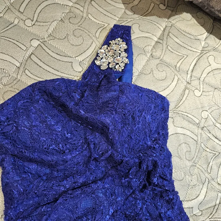 Royal Blue One-Shoulder Lace Dress Sz Small image indicator(2)