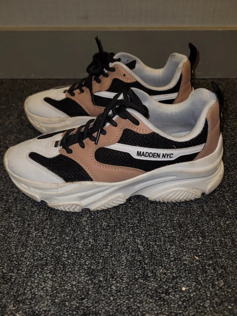 (FREE) Madden NYC Women's Sneakers - Size 8 thumbnail