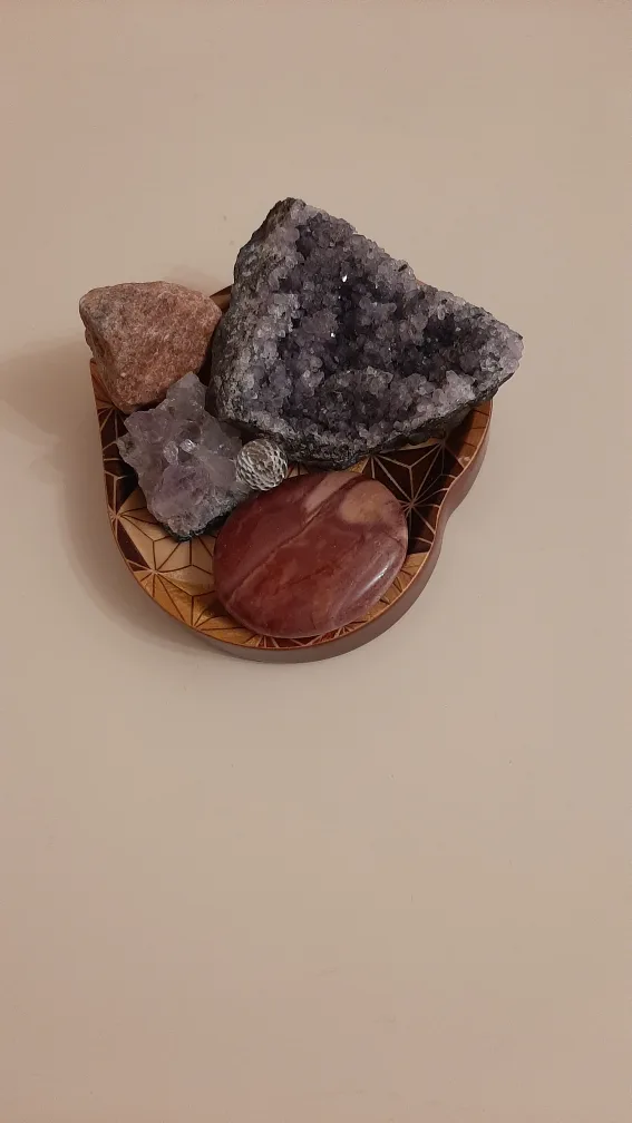 Crystal Collection with Wooden Heart-Shaped Dish image indicator(2)