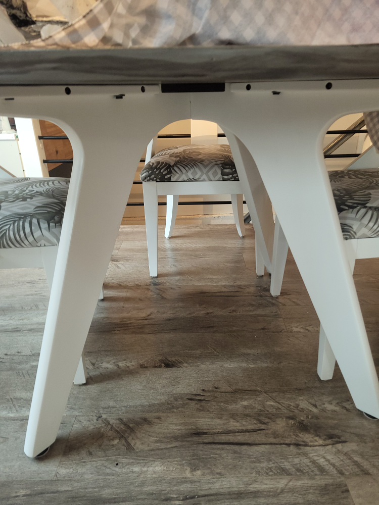 Round Dining Table and four Chairs Set - photo 3