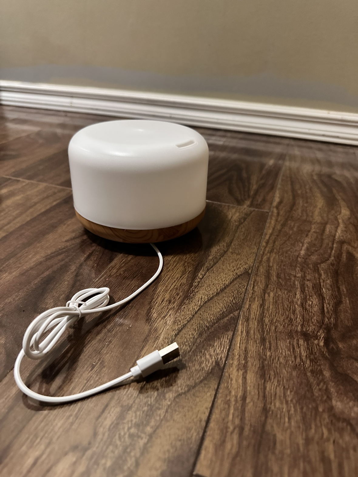 White and Wood USB Essential Oil Diffuser - photo 2