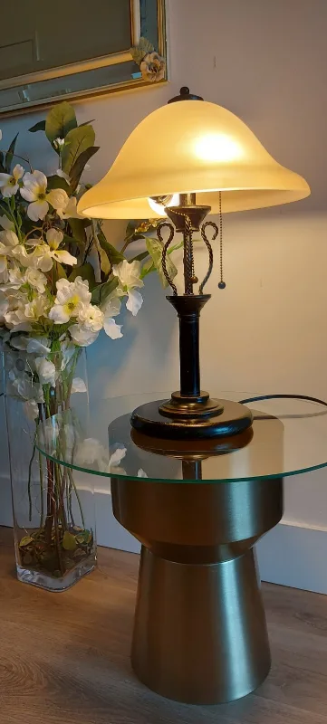 Vintage Table Lamp with Frosted Glass Shade image indicator(2)