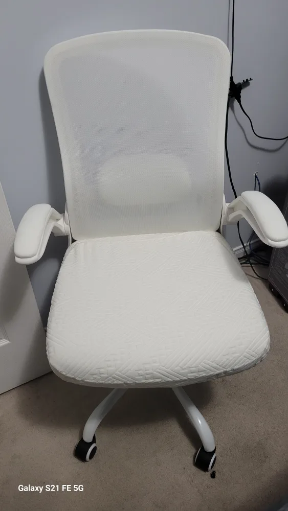 White Mesh Office Chair with Cushioned Seat image indicator(3)