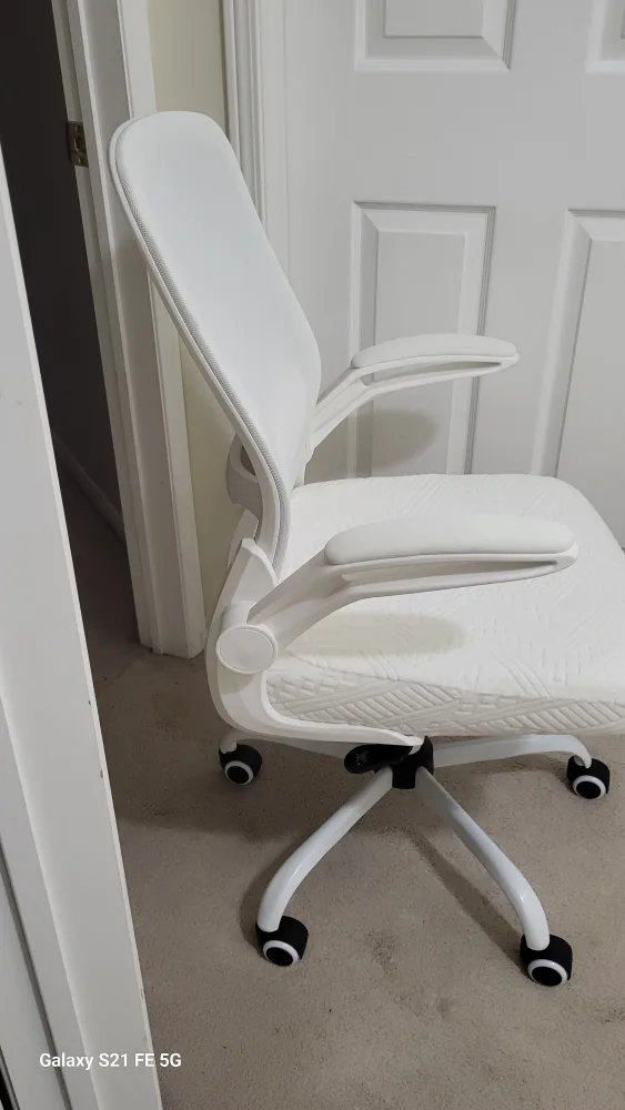 White Mesh Office Chair with Cushioned Seat image indicator(4)