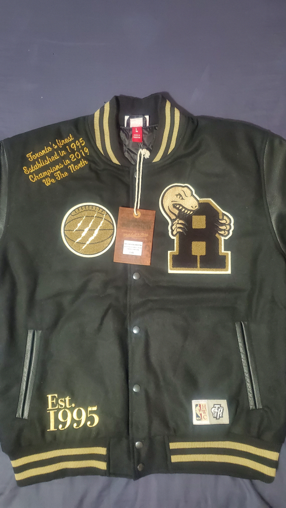 Mitchell & Ness Raptors Varsity Jacket - photo 4