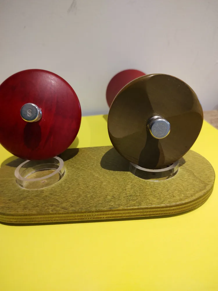 Vintage Wooden Salt and Pepper Shakers with Stand image indicator(5)