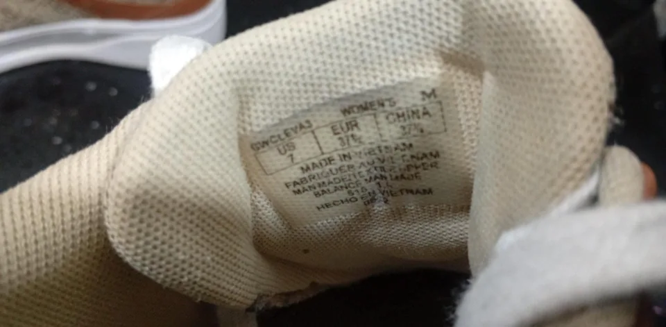 Women's Guess Platform Sneakers Size 7 image indicator(4)