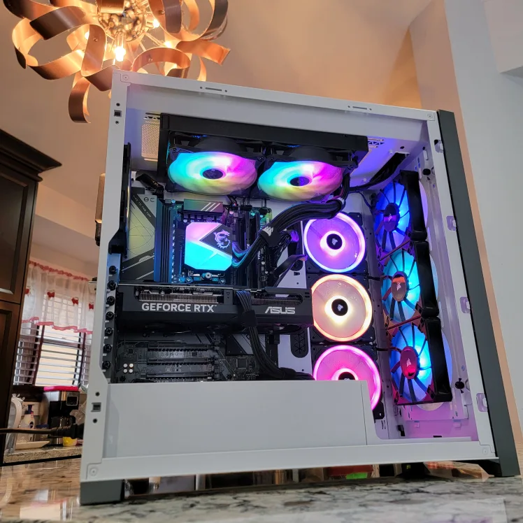 Performance Gaming PC : Ryzen 7 7700X / RTX 5070 / 32GB RAM image indicator(4)