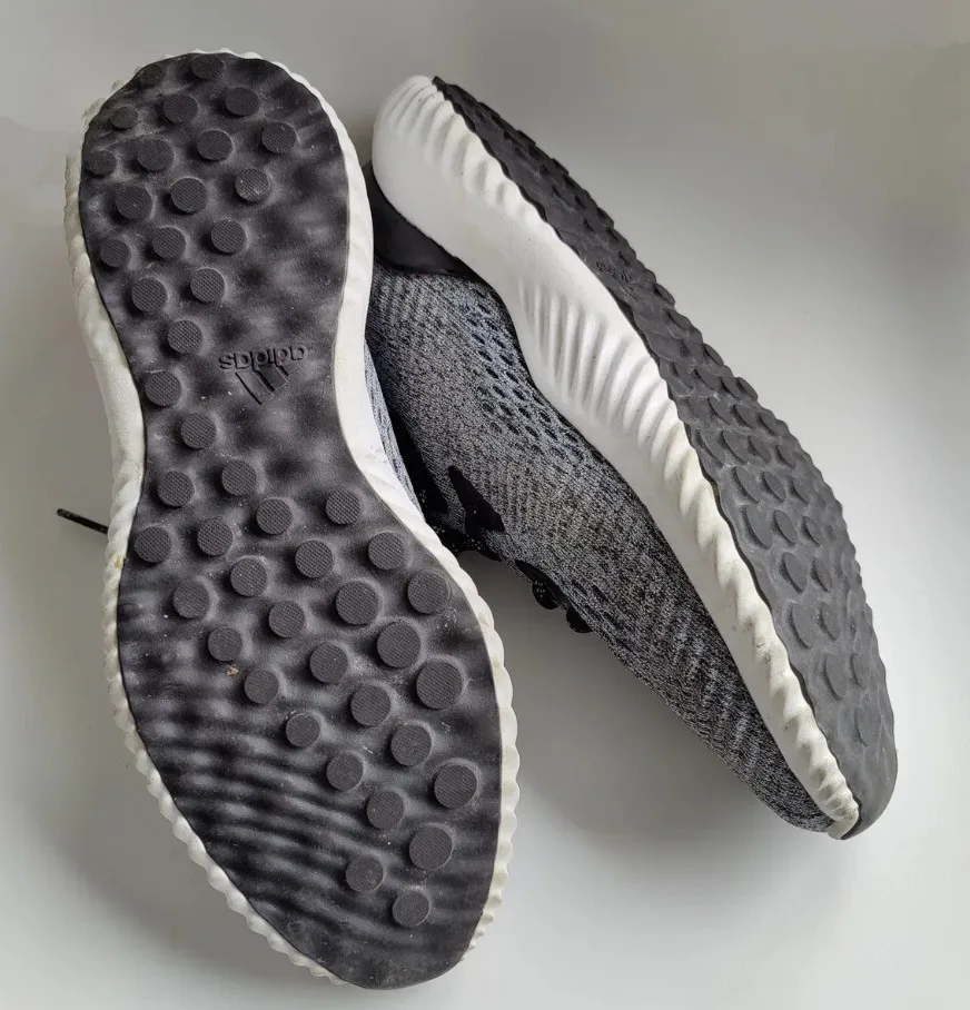 Adidas Alphabounce Shoes - Size 9 image indicator(3)