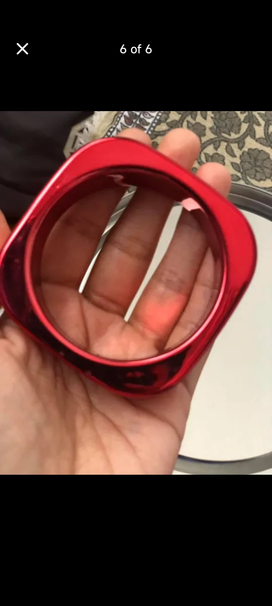 Lot of 4 statement necklaces and 2 pairs of earrings image indicator(6)