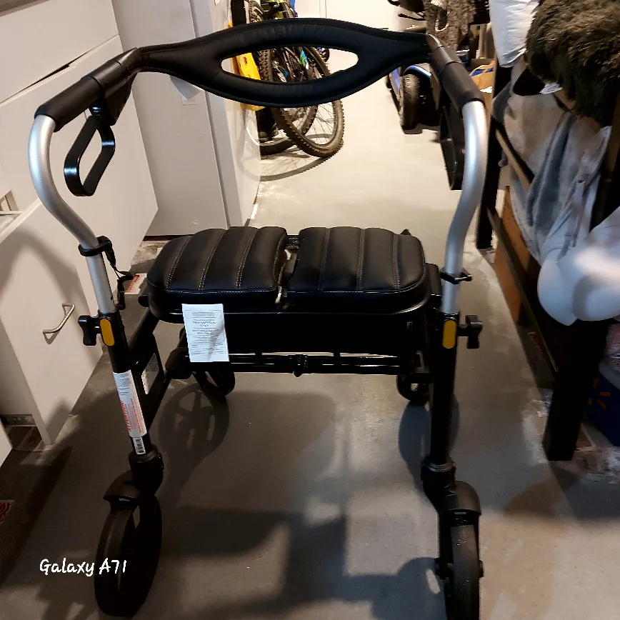 Walker-"Trillium Evolutionary-4 Wheeled Rollator Walker". image indicator(10)