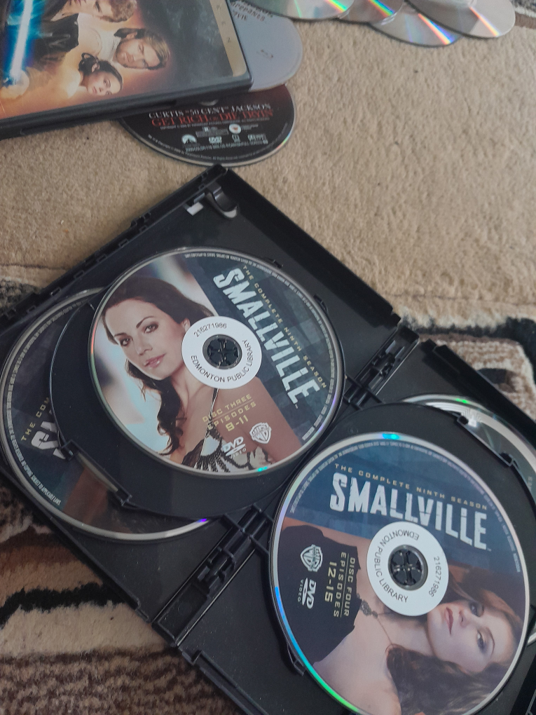 Smallville: The Complete Ninth Season DVD - photo 3