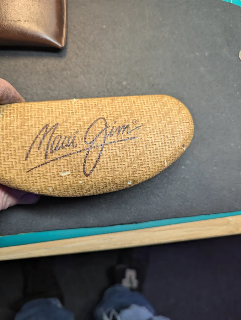 🥕Two pairs of aviator sunglasses and vintage Ray-Ban case image indicator(6)