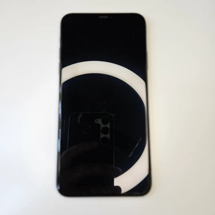 iPhone 11 Pro Max - Space Grey - Excellent Condition image indicator(9)