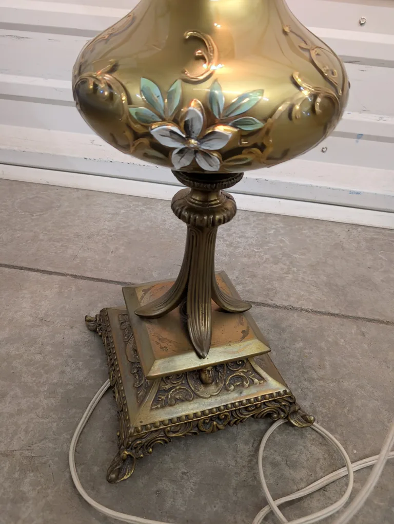 Vintage Table Lamp Ornate Base and Enamel Florals Wire Shade 🧡 image indicator(2)