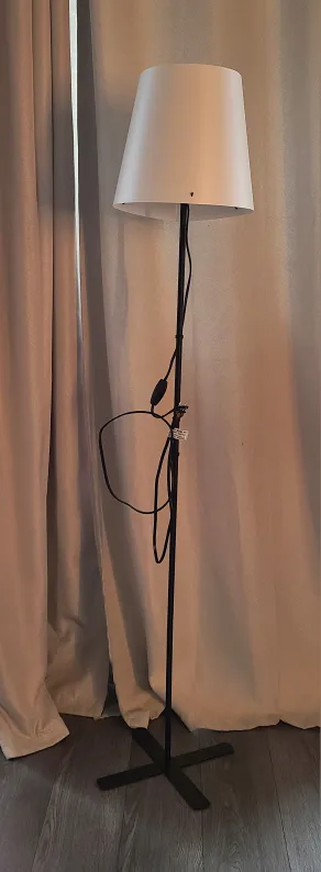 IKEA BARLAST Floor Lamp - with bulb image indicator(2)