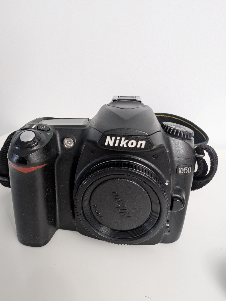 Nikon D50 DSLR Camera with 28-80mm Lens & Accessories - photo 2
