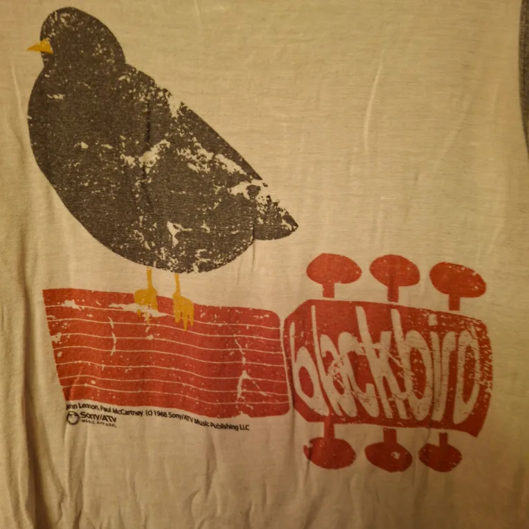 Blackbird Tank Top - Beatles image indicator(3)