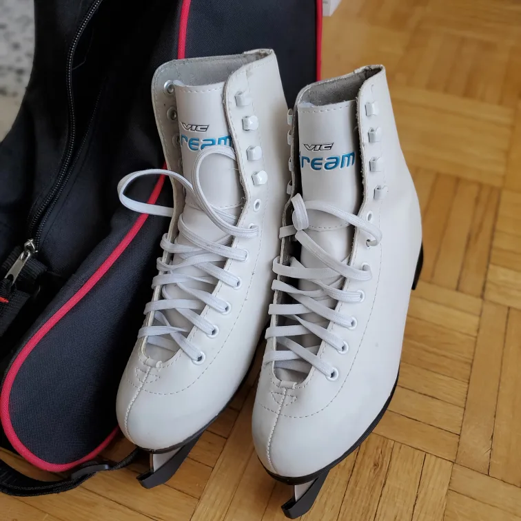 Vic Dream Figure Skates with Bag image indicator(3)