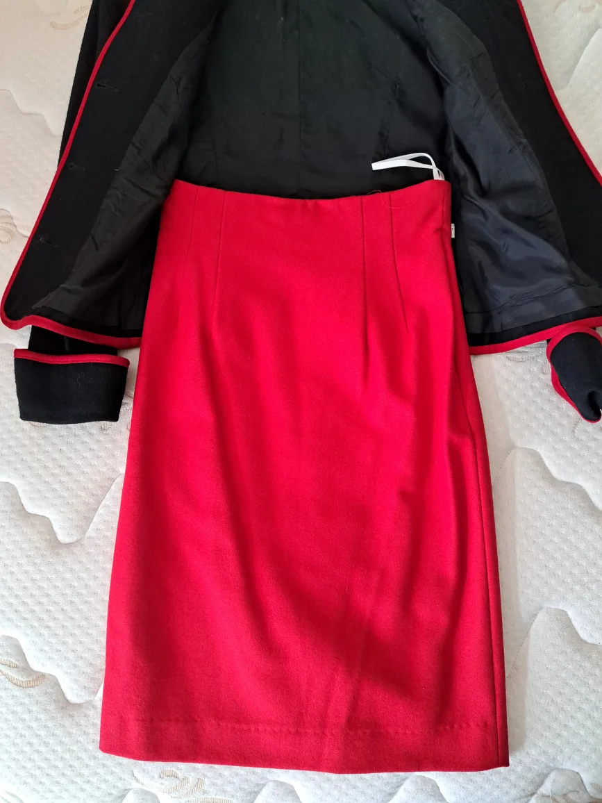 Size 36 Black and Red Suit image indicator(2)