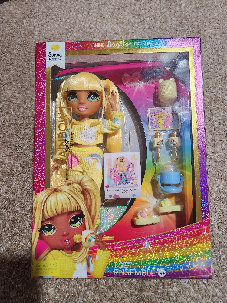 Rainbow Junior High Sunny Madison Pajama Party Playset